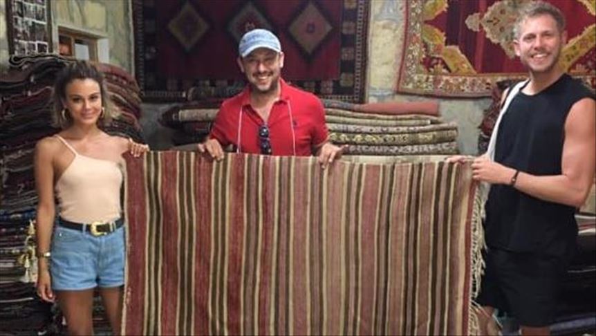 "ناتالي كيلي" تقضي عطلتها الصيفية في بودروم التركية