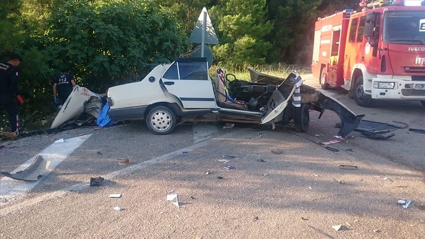 Antalya Da Yolcu Otobusuyle Otomobil Carpisti 2 Olu 3 Yarali