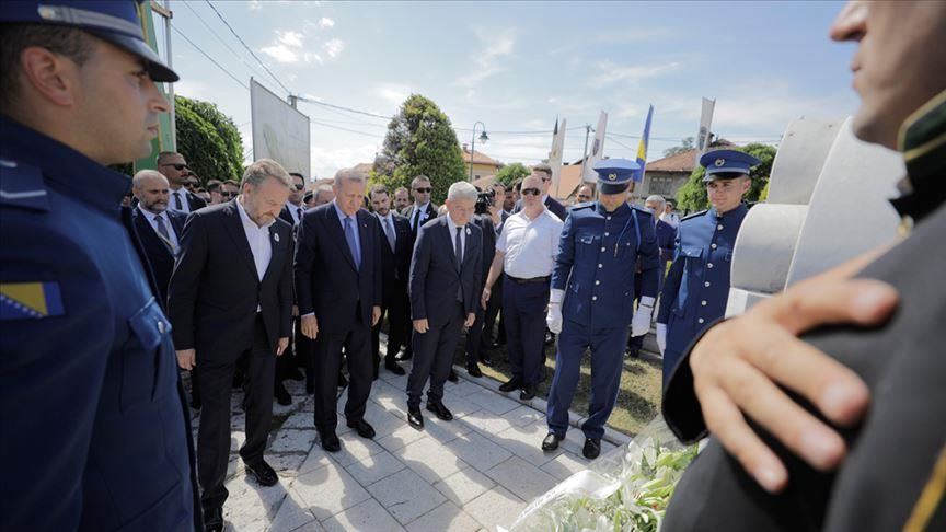 Turkish leader visits Bosnian founder president's grave