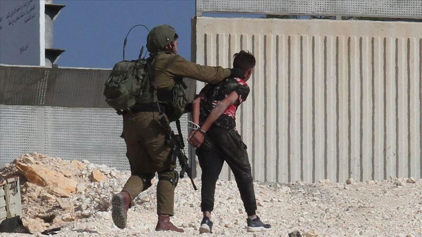 بازداشت یک فلسطینی توسط نظامیان اسرائیل