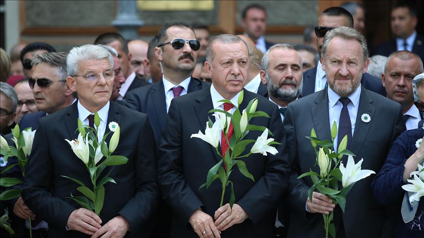 Президент Турции почтил память жертв геноцида в Сребренице 