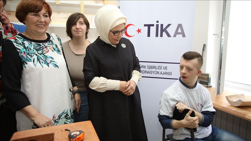 Bosnia: Turkish first lady opens workshops for disabled 