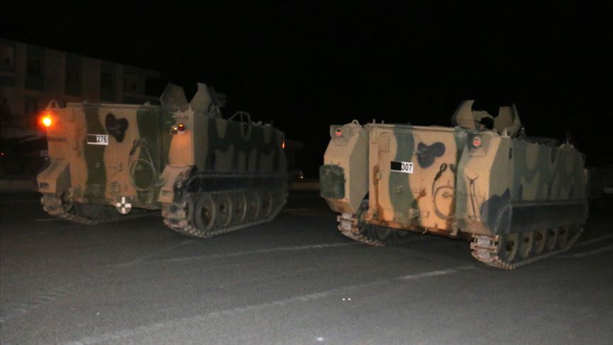 تركيا تدفع بتعزيزات عسكرية جديدة إلى الحدود السورية