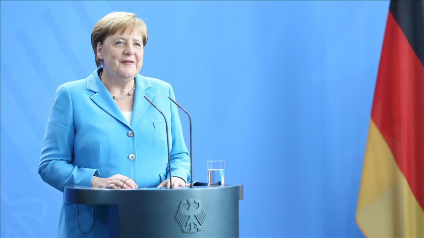 Merkel pas dridhjes: Nuk ka nevojë për shqetësim, jam mirë
