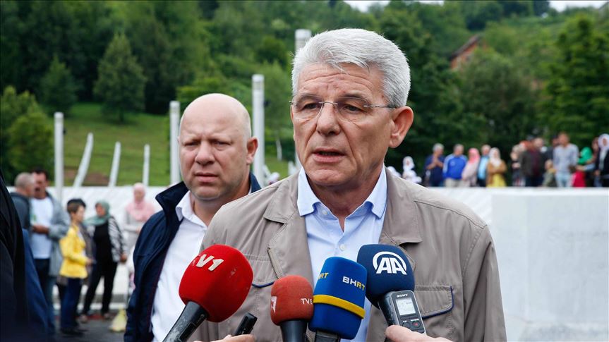 Džaferović u Potočarima: Neophodno donošenje zakona o zabrani negiranja i veličanja genocida