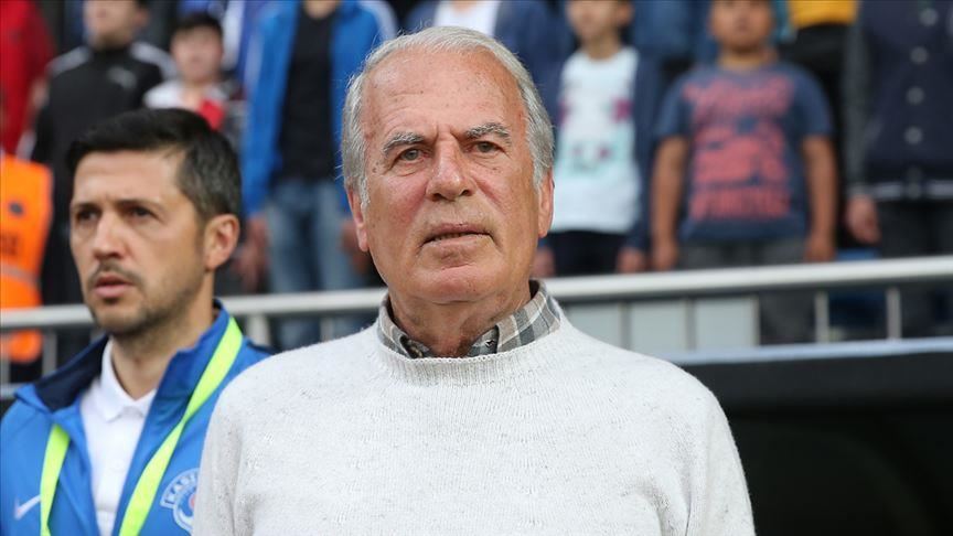 Football: Turkish coach eyes Iran league title