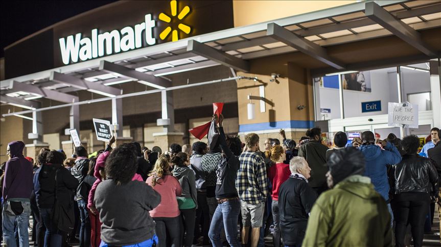 Trabajadores de Walmart en Chile en huelga por bajos salarios