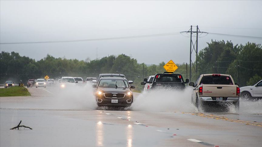 Poplave u SAD-u: U automobilu pronađena tijela trudnice i osmogodišnjeg sina