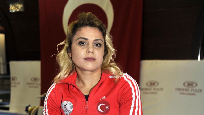 Milli sporcu Nazmiye Muratlı'dan gümüş madalya