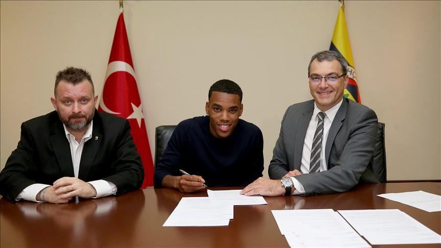 Football: Rodrigues joins Fenerbahce