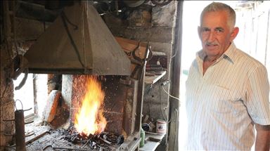 Jovo Petrović jedan od posljednjih kovača u Prijedoru