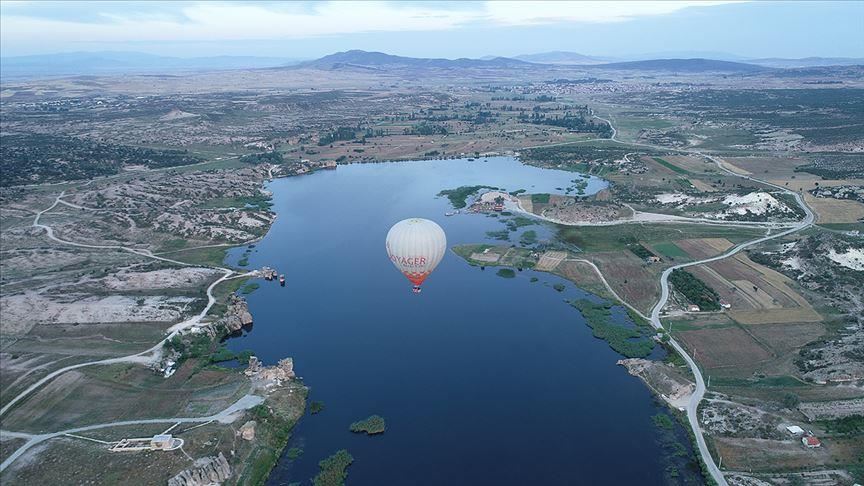 В небо над Западной Турцией поднялся первый воздушный шар