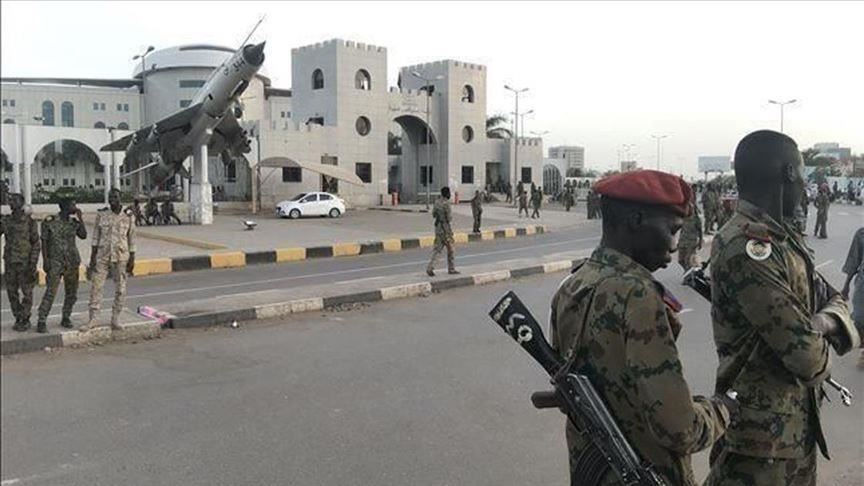 الشرطة السودانية تفرق بالغاز متظاهرين في الخرطوم