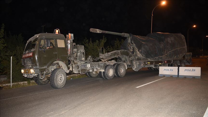 Турция усиливает артиллерию на границе с Сирией 