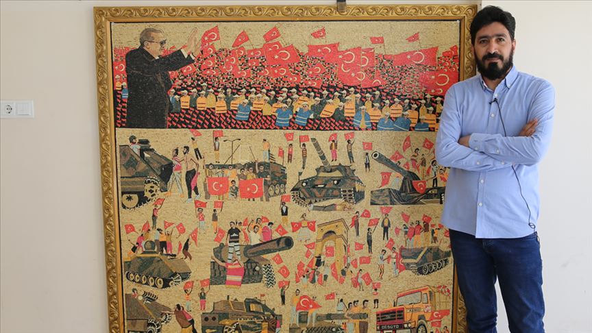 تركيا.. فنان سوري يُخلد ذكرى "يوم الديمقراطية والوحدة الوطنية" بلوحة فسيفسائية