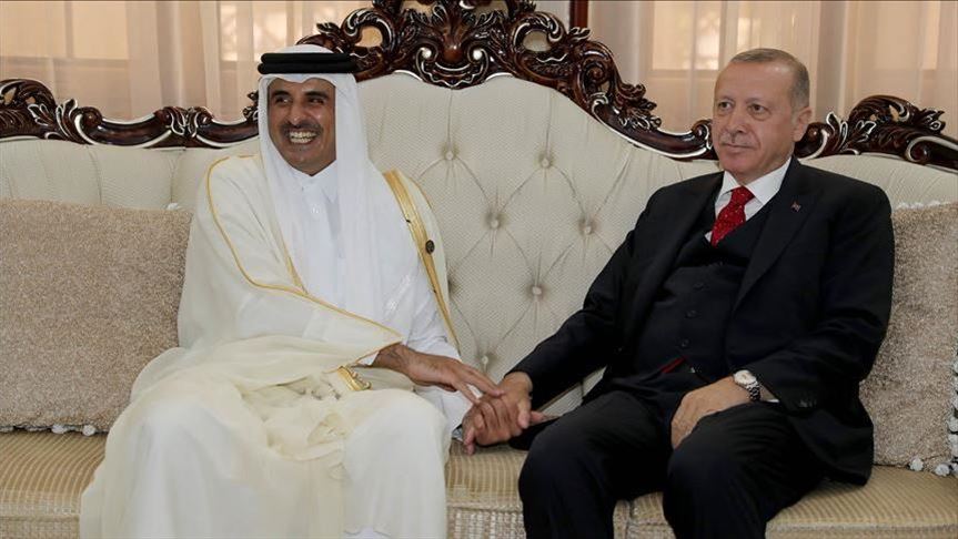 أمير قطر يهنيء أردوغان بمناسبة يوم "الديمقراطية والوحدة الوطنية"