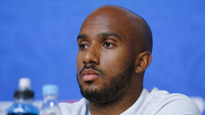 Everton Fabian Delph'i transfer etti