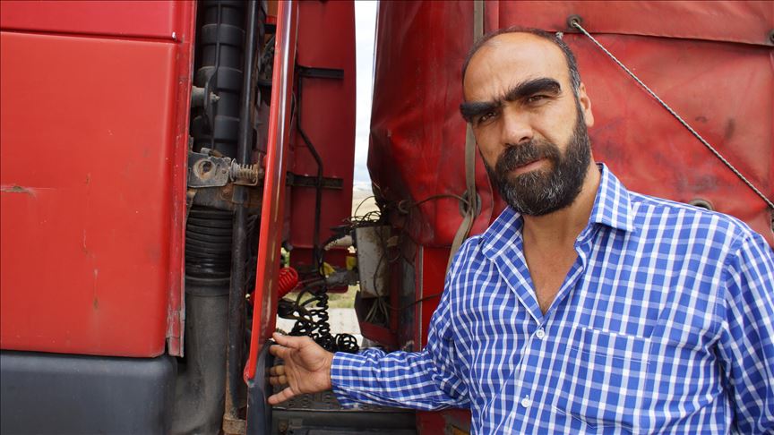 Turkish truck driver saves lives of 6 baby birds
