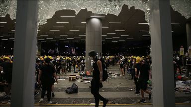 Hong Kong'da sular durulmuyor