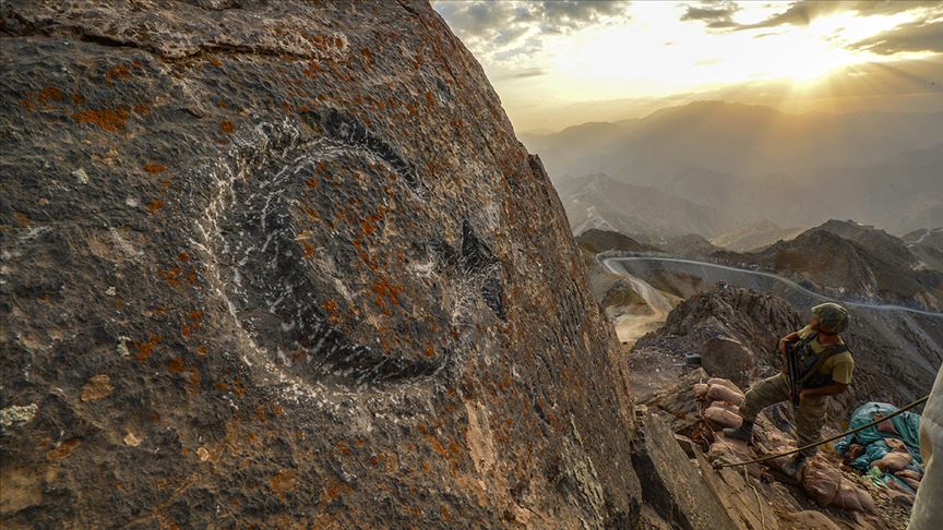 Hakkari'de 2 terörist etkisiz hale getirildi