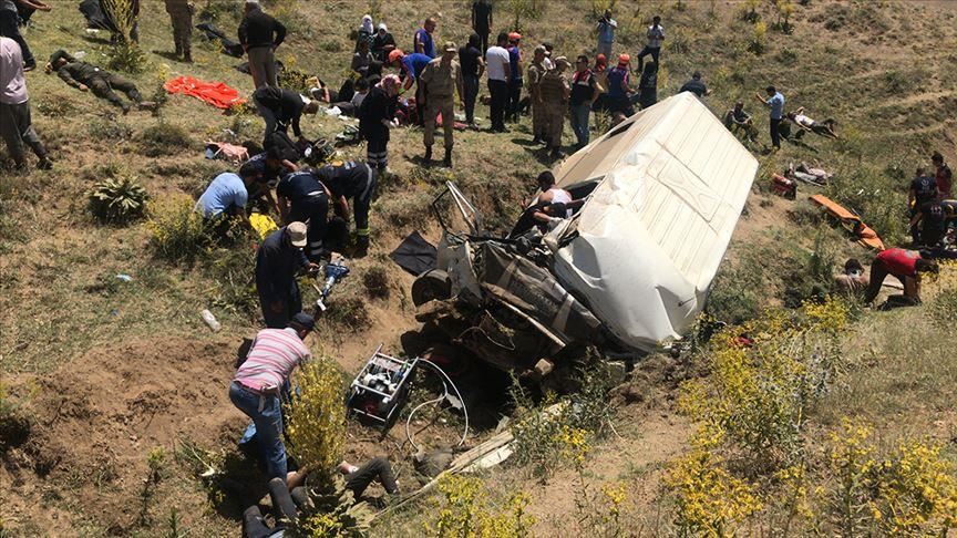 16 migrants die in vehicle crash in eastern Turkey 