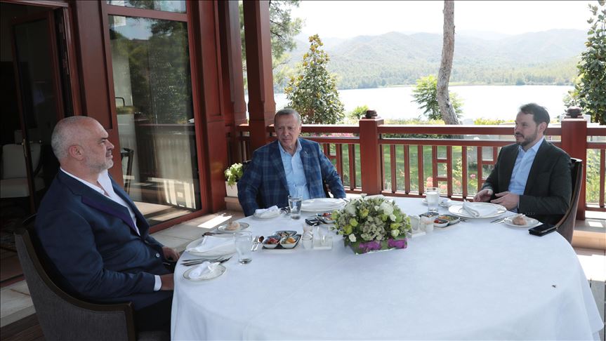Erdogan reçoit le PM d'Albanie, Edi Rama 