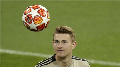 Juventus sign Dutch star Matthijs de Ligt