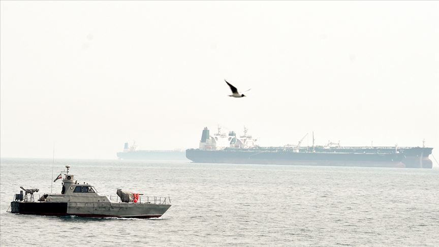 İran'ın İngiltere'ye ait  bir tankere daha müdahale ettiği iddia edildi