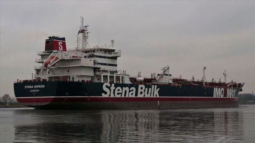 İran Hürmüz Boğazı'nda İngiltere'ye ait petrol tankerini alıkoydu