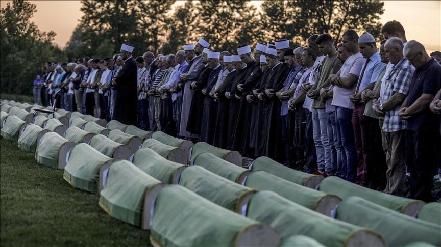 Molitva za 86 žrtava koje će sutra biti ukopane na kolektivnoj dženazi u Prijedoru