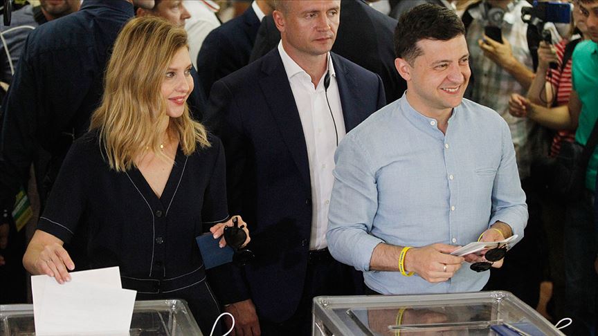 Ukrayna'daki erken genel seçimde Zelenskiy'in partisi birinci 