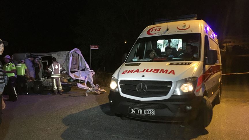 İstanbul'un Çekmeköy ilçesinde trafik kazası: 2 ölü, 3 yaralı