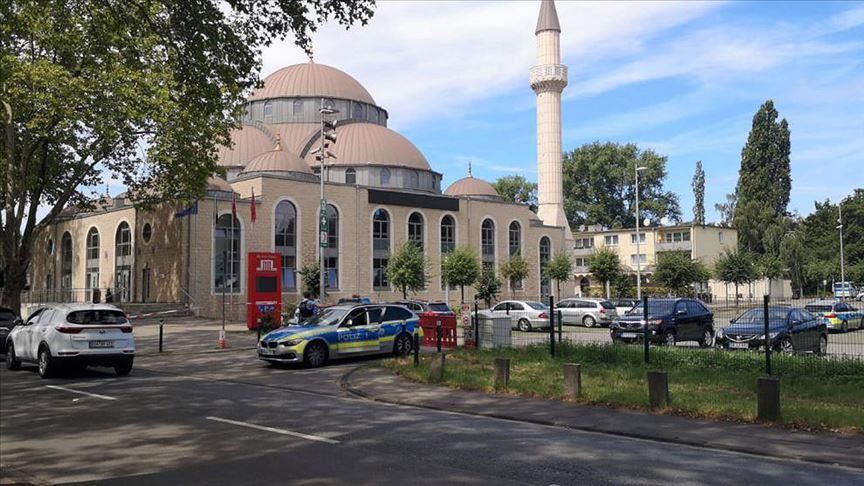 Mosque evacuated over bomb threat in Germany 
