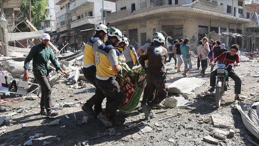 U zračnim napadima u Idlibu jučer ubijeno najmanje 50 civila