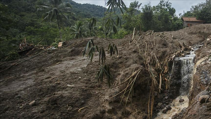 Landslides kill 6 in China