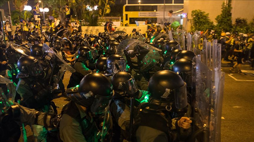 China podría desplegar tropas para contener protestas de Hong Kong