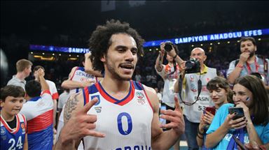 Anadolu Efes, Shane Larkin'i kadroda tuttu