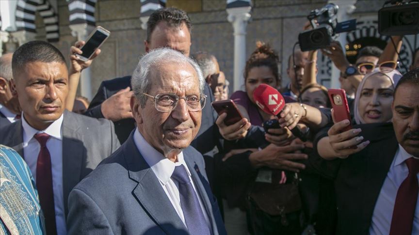  Tunus'un geçici Cumhurbaşkanı yemin ederek görevine başladı