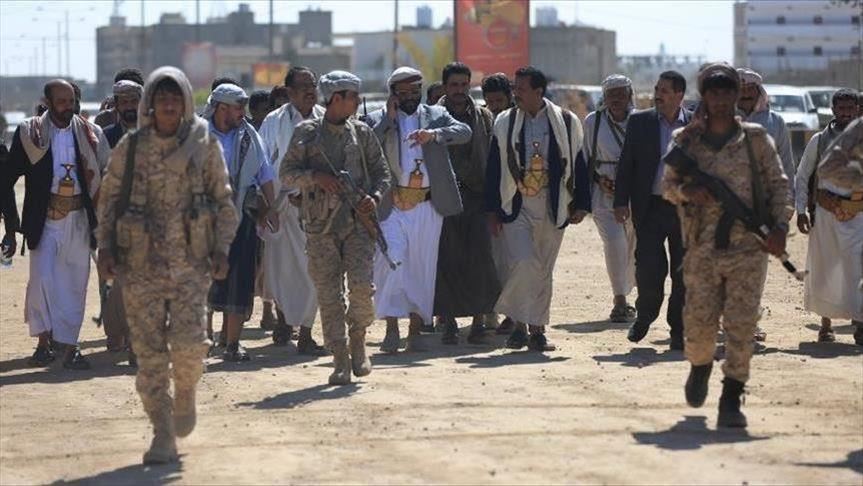 الحكومة اليمنية تحذر من فرض الحوثيين التجنيد الإجباري على الطلاب