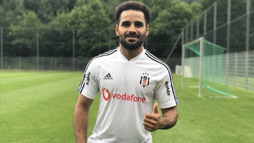 Beşiktaş'ın yeni transferi Douglas: Mutluluğumu anlatacak kelime bulamıyorum
