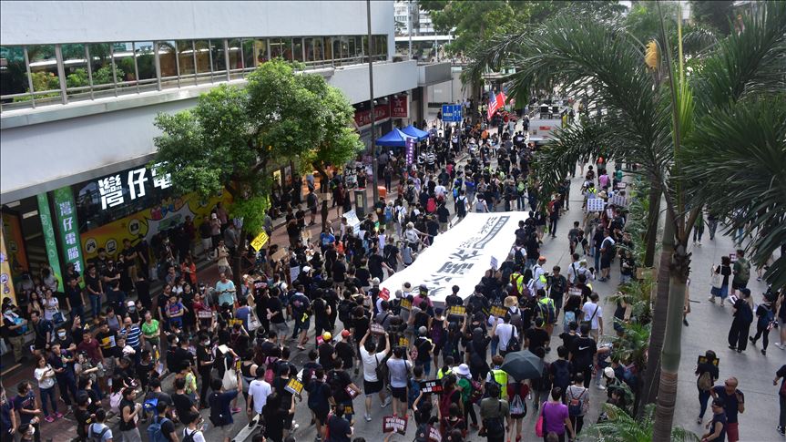 Persisten los enfrentamientos entre Policía y manifestantes en Hong Kong