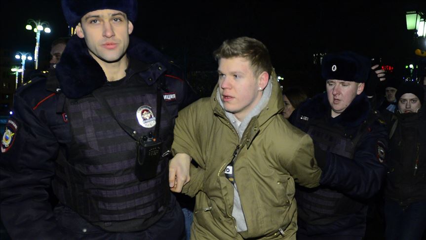 More than 60 people arrested after protests in Moscow 