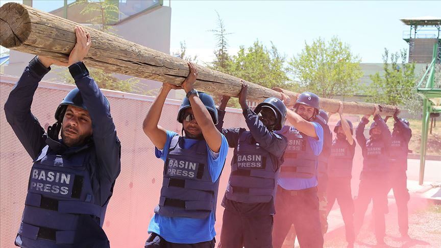 Rojnamevanên biyanî pesnê perwerdeya nûçegihaniya şer a AAyê dan