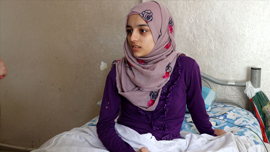 Suriyeli çocuk vücudunda şarapnel parçalarıyla yatağa mahkum yaşıyor