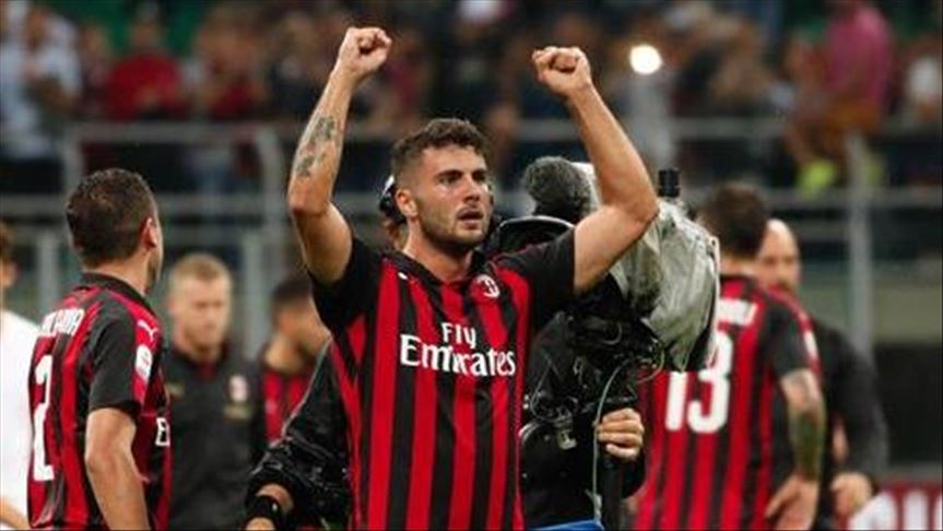 Football: Italian forward Cutrone joins Wolves
