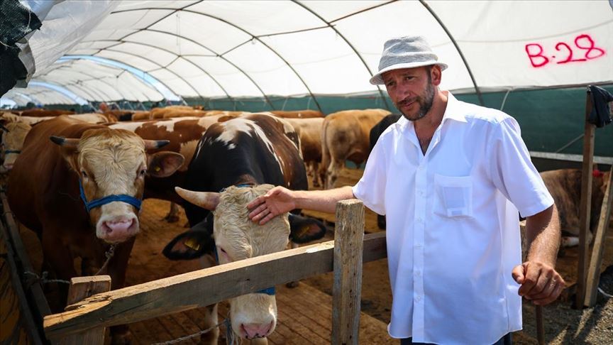 Hayvan pazarlarında kurban hareketliliği