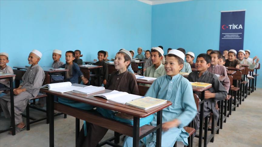 TİKA Afganistan'da eğitimi desteklemeye devam ediyor