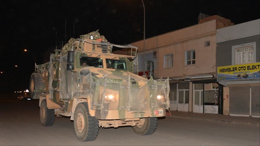 Turkish military shipment arrives at Syrian border
