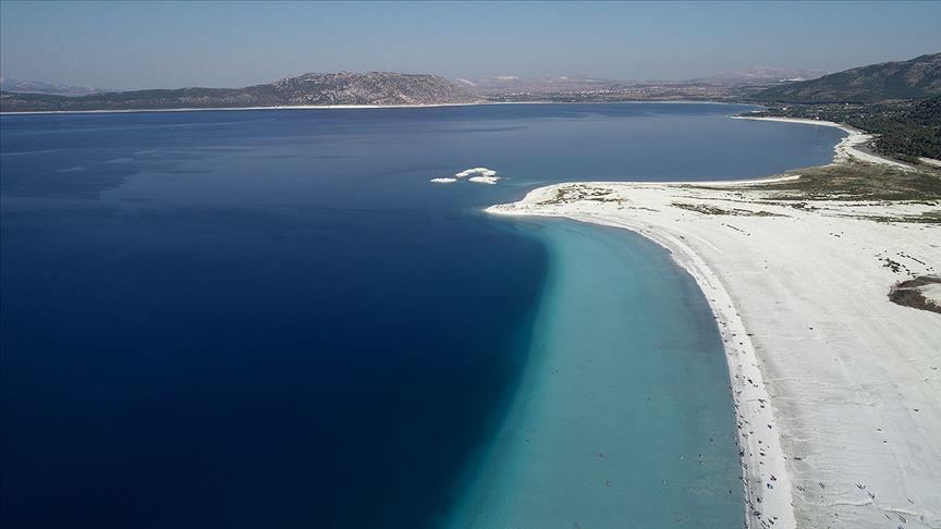 Turkey restricts cars, construction near Lake Salda