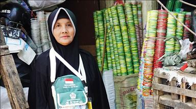 Cerita perempuan paruh baya pergi haji dari hasil memulung 26 tahun
